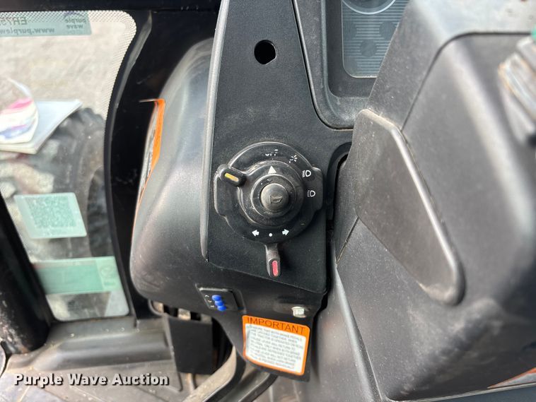 image for item ER7524 Mahindra 3650P HST tractor