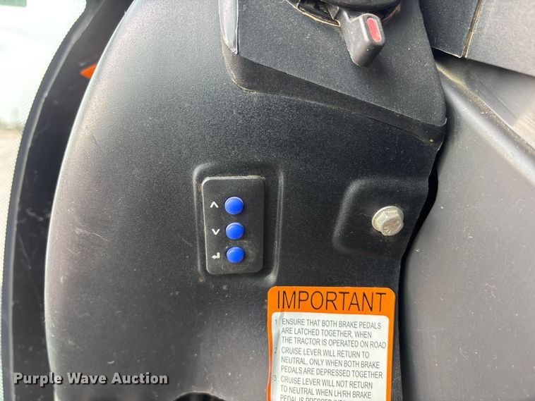 image for item ER7524 Mahindra 3650P HST tractor