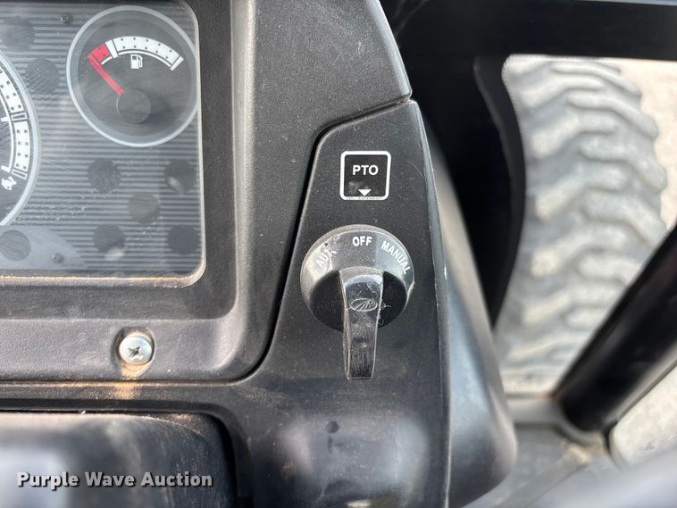 image for item ER7524 Mahindra 3650P HST tractor