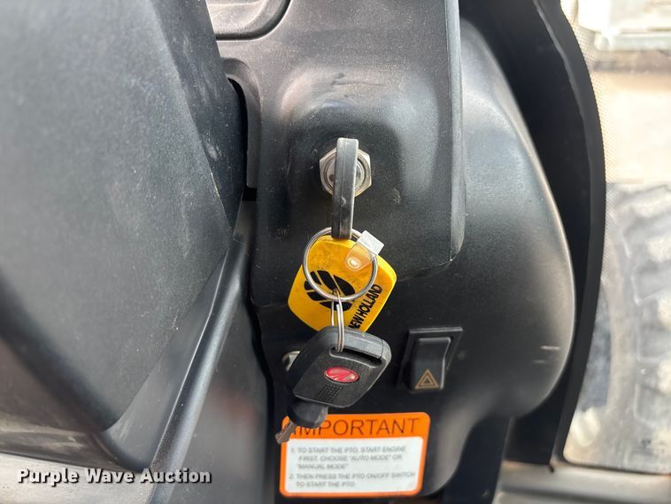 image for item ER7524 Mahindra 3650P HST tractor