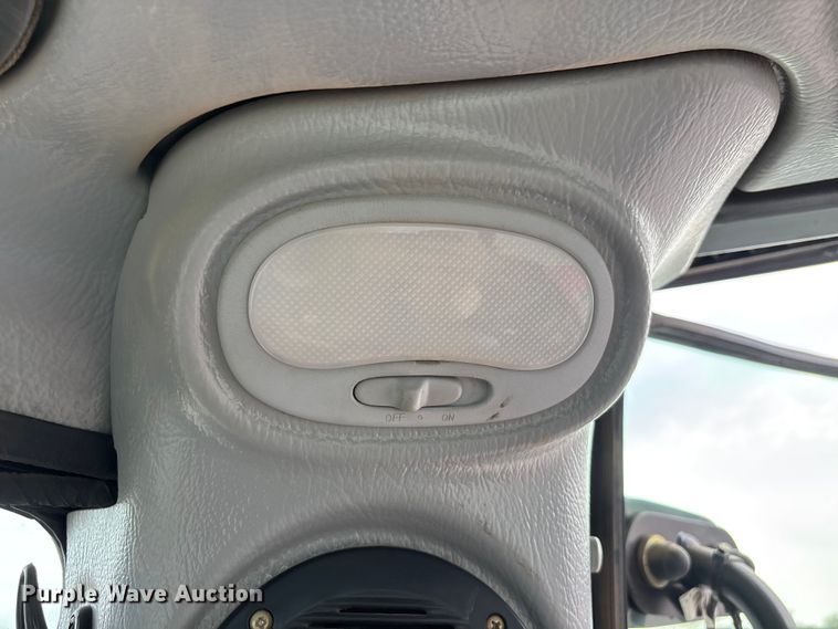 image for item ER7524 Mahindra 3650P HST tractor