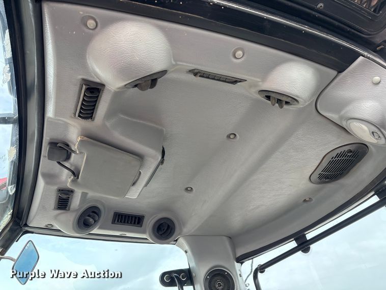 image for item ER7524 Mahindra 3650P HST tractor