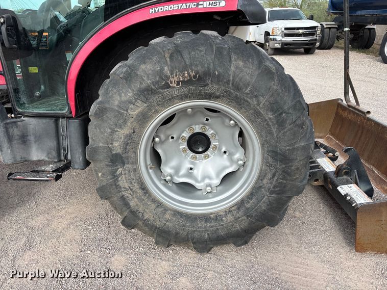 image for item ER7524 Mahindra 3650P HST tractor