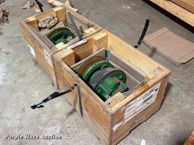 image for item ES8711 John Deere  fan drives