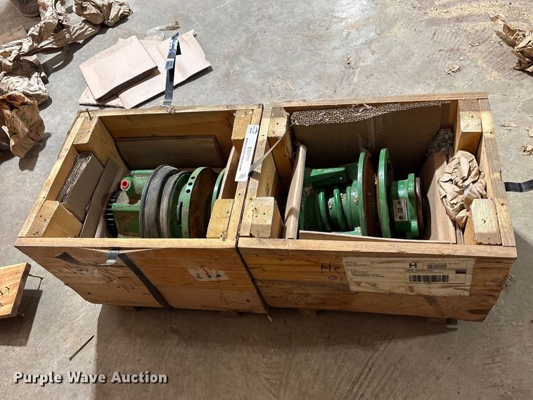 image for item ES8711 John Deere  fan drives