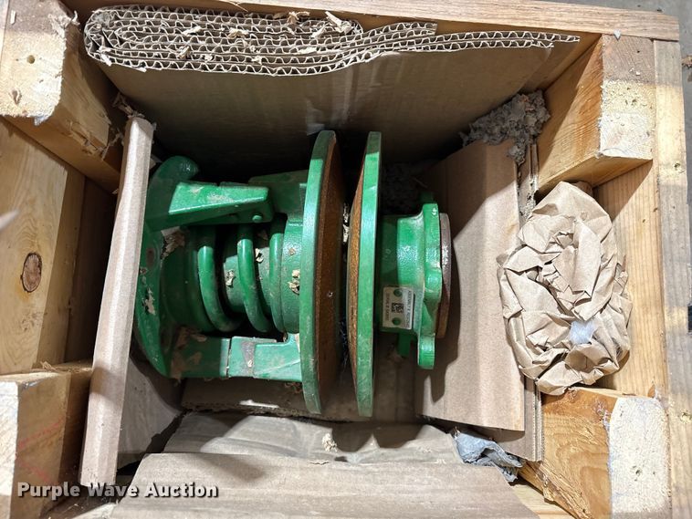 image for item ES8711 John Deere  fan drives