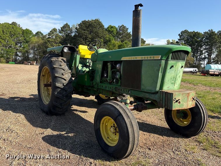 image for item ES8715 John Deere 4320 tractor