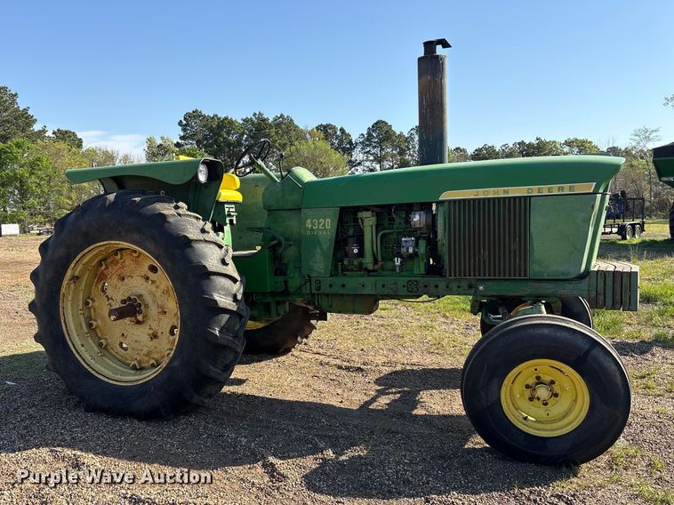 image for item ES8715 John Deere 4320 tractor