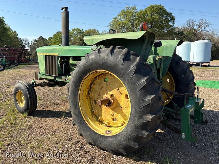 image for item ES8715 John Deere 4320 tractor