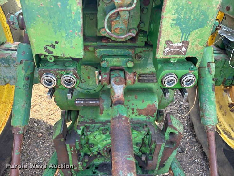 image for item ES8715 John Deere 4320 tractor