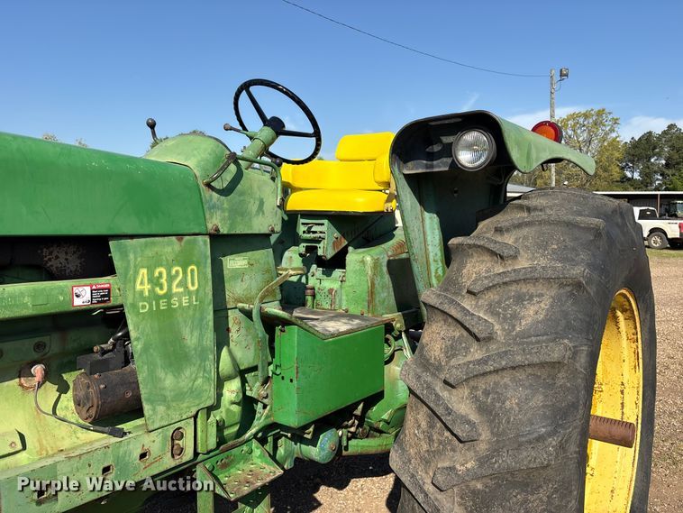 image for item ES8715 John Deere 4320 tractor