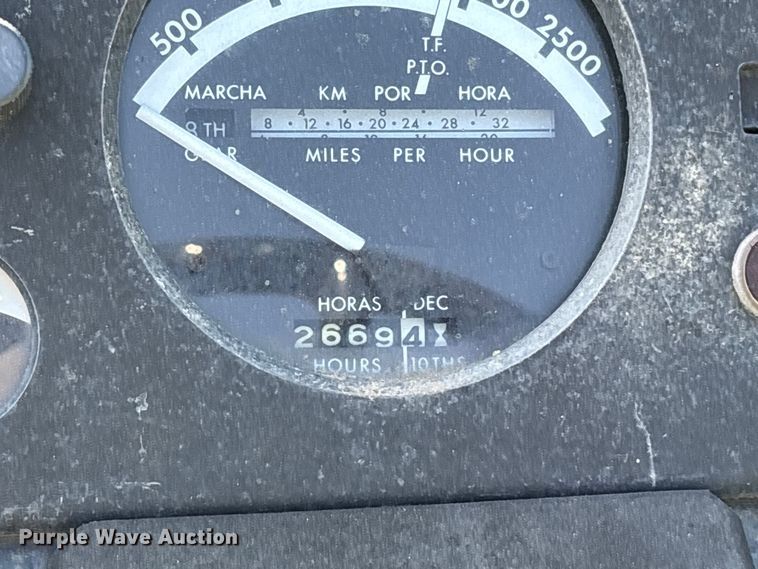 image for item ES8715 John Deere 4320 tractor