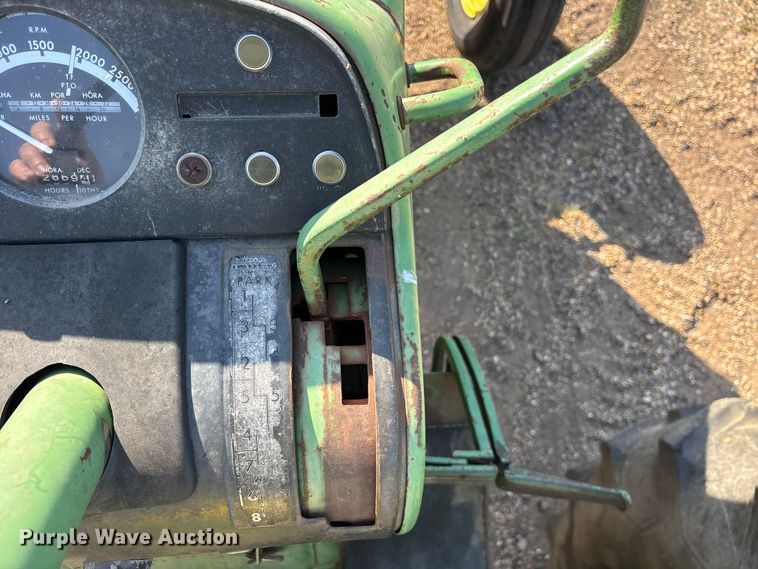 image for item ES8715 John Deere 4320 tractor