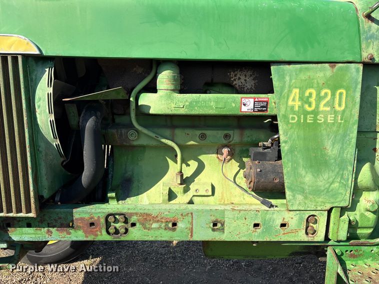image for item ES8715 John Deere 4320 tractor