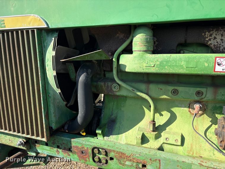 image for item ES8715 John Deere 4320 tractor