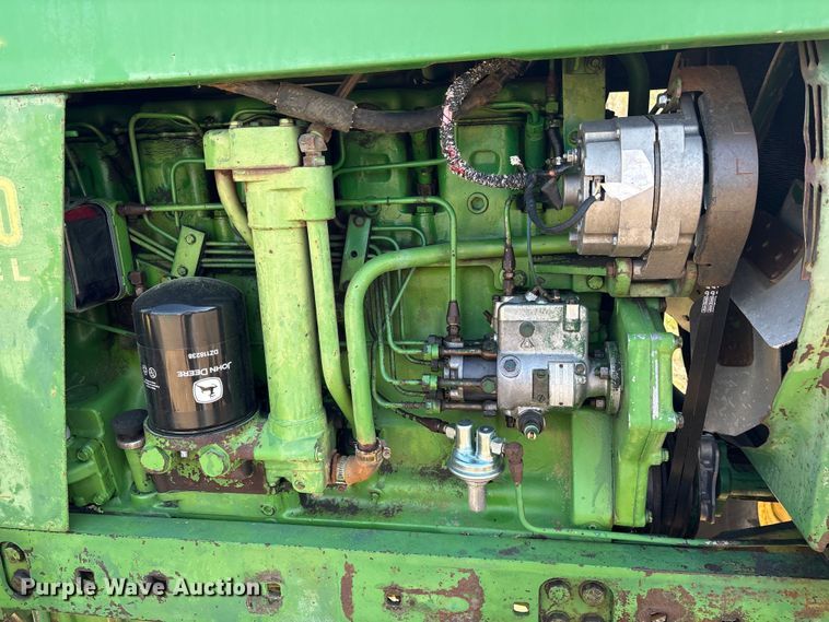 image for item ES8715 John Deere 4320 tractor