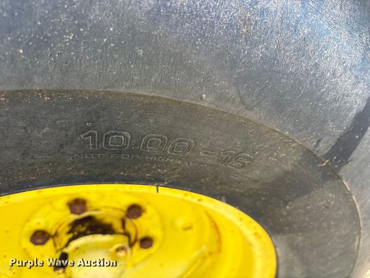 image for item ES8715 John Deere 4320 tractor