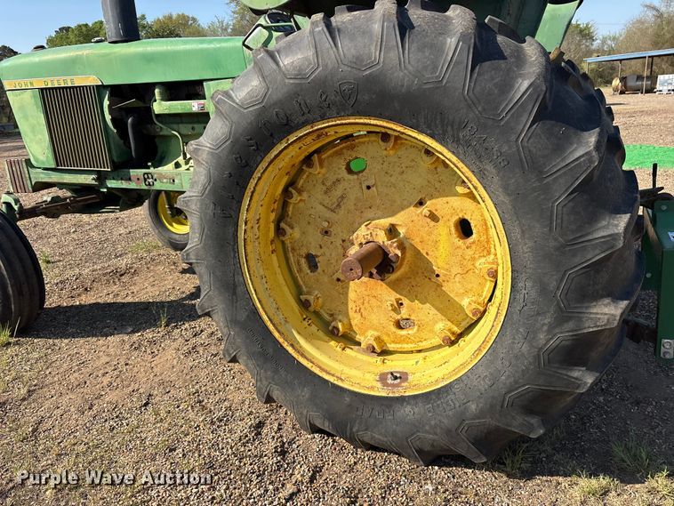 image for item ES8715 John Deere 4320 tractor