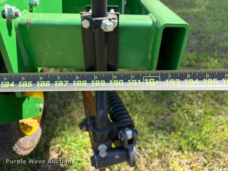 image for item ES8720 John Deere 2100 disk ripper