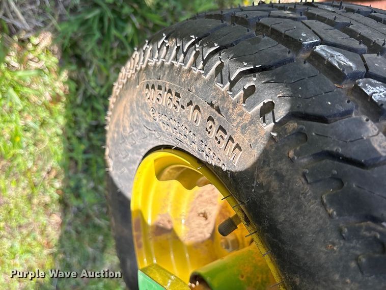 image for item ES8720 John Deere 2100 disk ripper