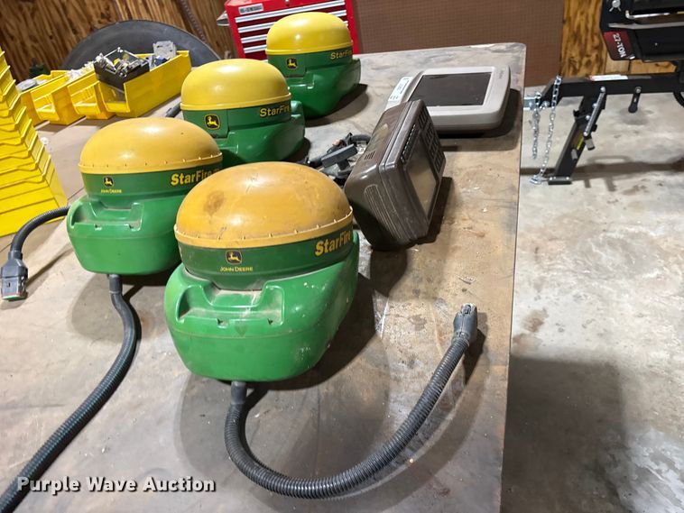 image for item ES8721 John Deere GPS equipment