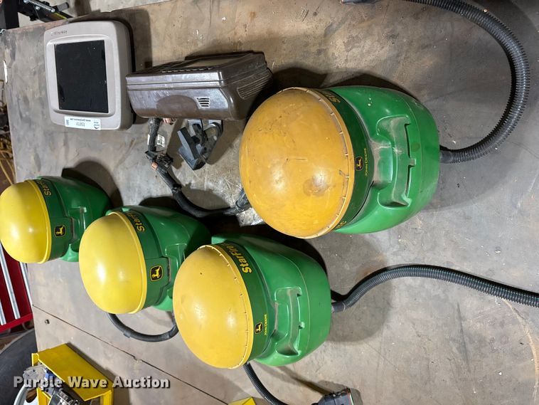 image for item ES8721 John Deere GPS equipment