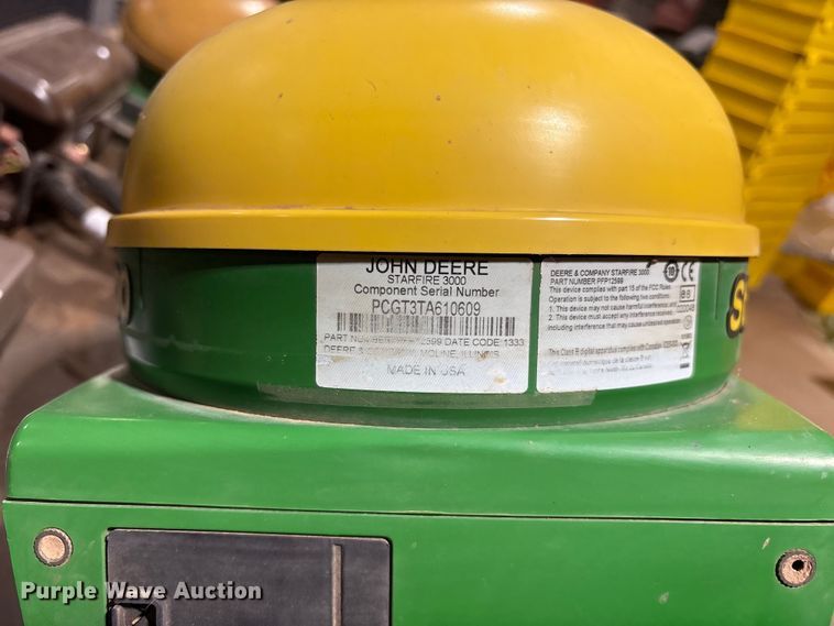 image for item ES8721 John Deere GPS equipment