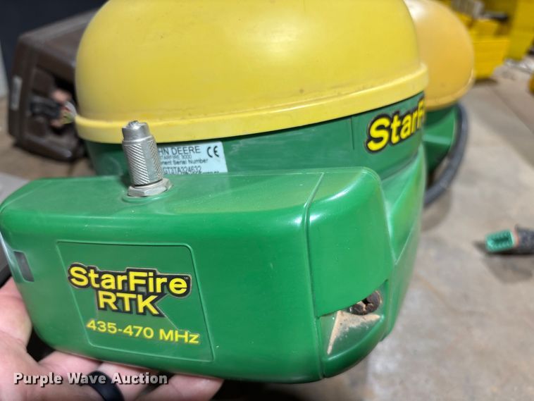 image for item ES8721 John Deere GPS equipment