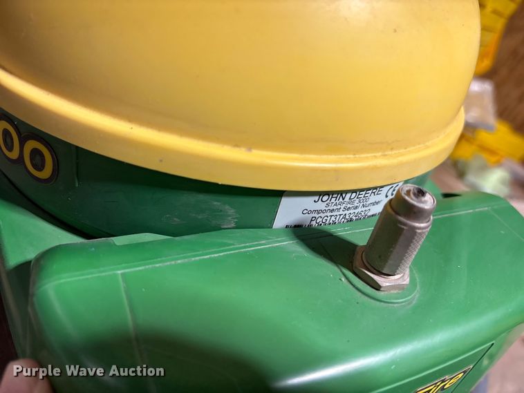 image for item ES8721 John Deere GPS equipment