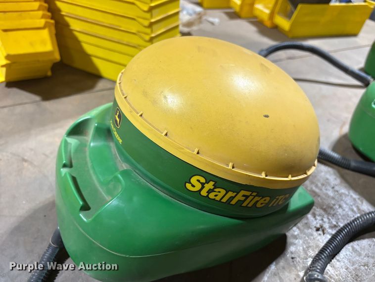 image for item ES8721 John Deere GPS equipment