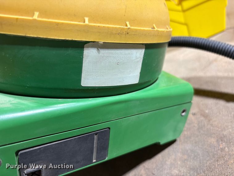 image for item ES8721 John Deere GPS equipment