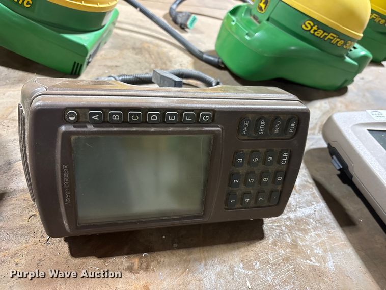 image for item ES8721 John Deere GPS equipment