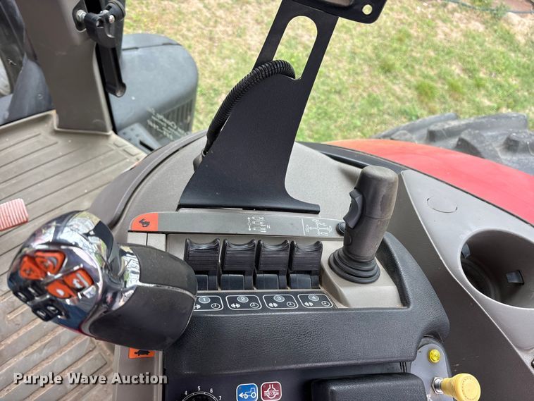 image for item ES8734 2015 Case Puma 185 MFWD tractor