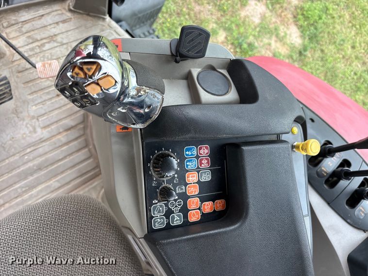 image for item ES8735 2014 Case 130 Puma MFWD tractor