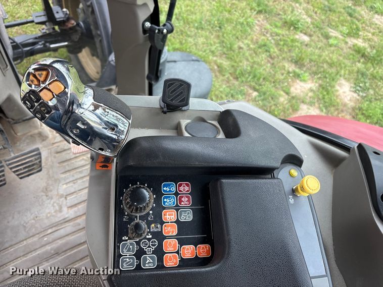 image for item ES8735 2014 Case 130 Puma MFWD tractor