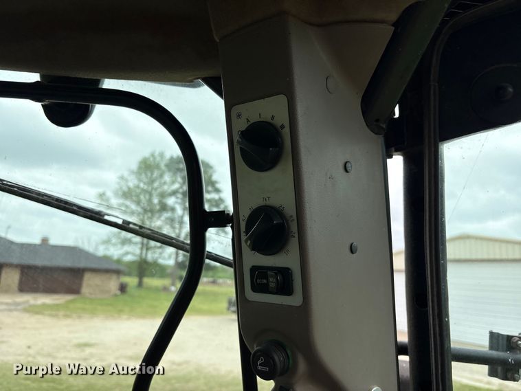 image for item ES8735 2014 Case 130 Puma MFWD tractor