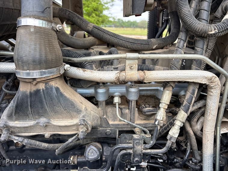 image for item ES8735 2014 Case 130 Puma MFWD tractor