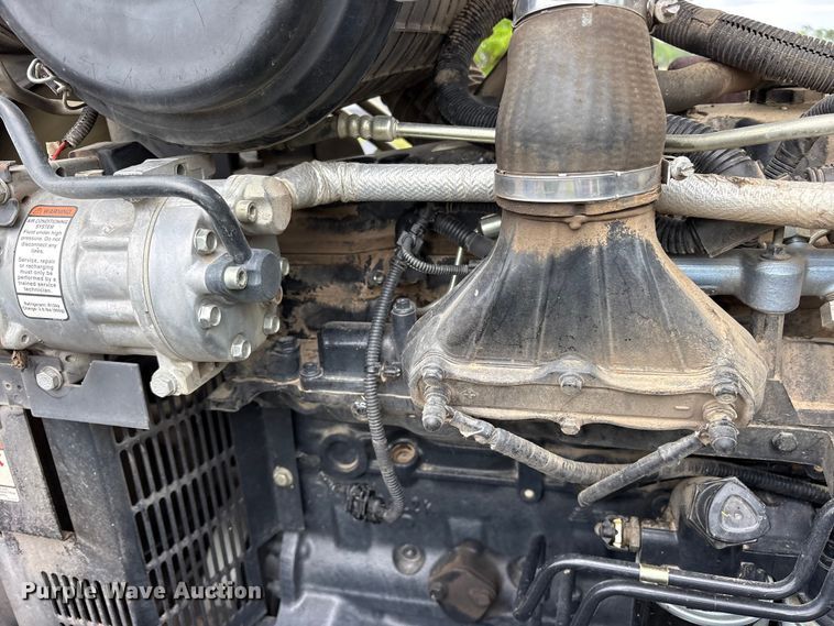 image for item ES8735 2014 Case 130 Puma MFWD tractor