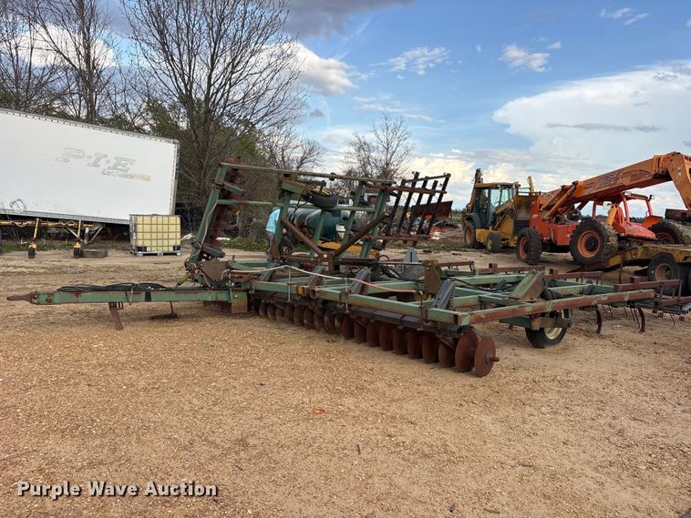 image for item ES8749 John Deere 724 mulch finisher