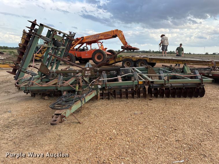 image for item ES8749 John Deere 724 mulch finisher