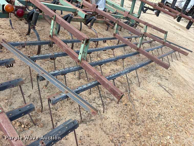 image for item ES8749 John Deere 724 mulch finisher