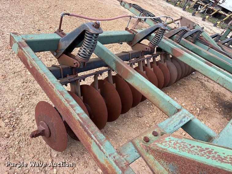 image for item ES8749 John Deere 724 mulch finisher