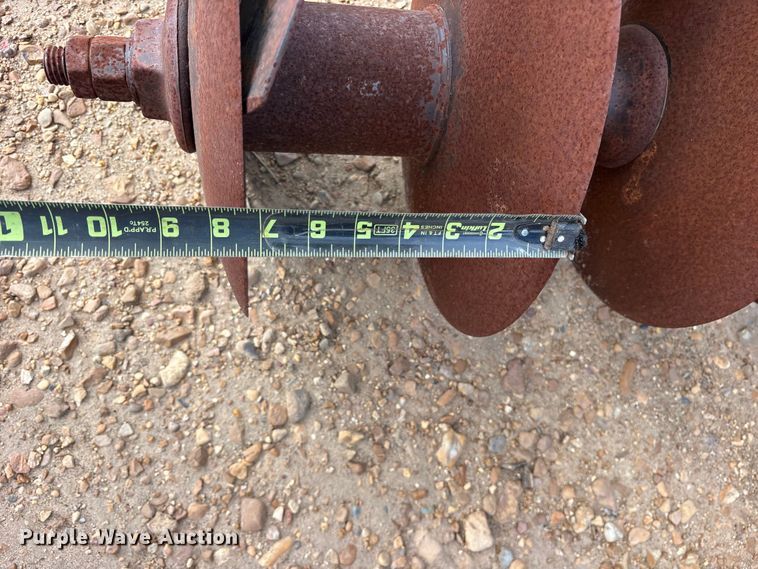 image for item ES8749 John Deere 724 mulch finisher