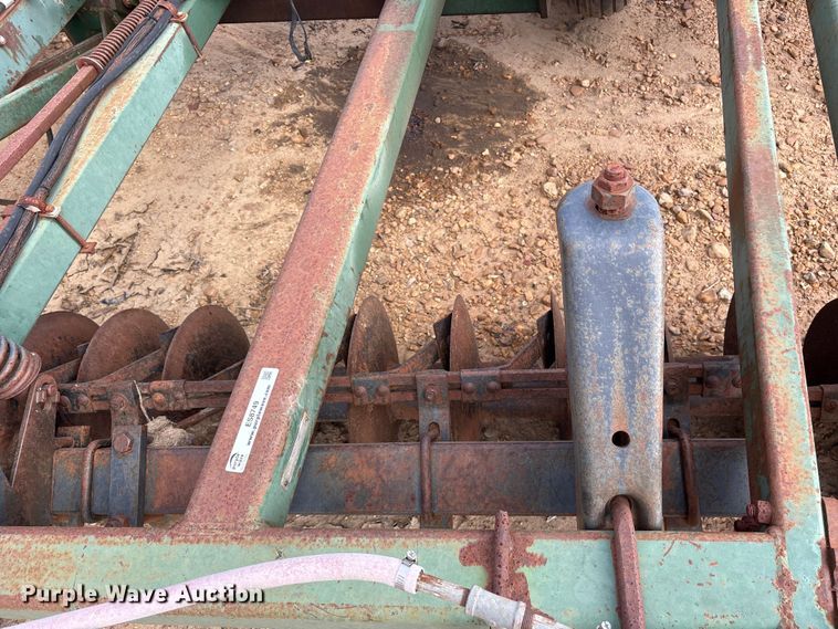 image for item ES8749 John Deere 724 mulch finisher