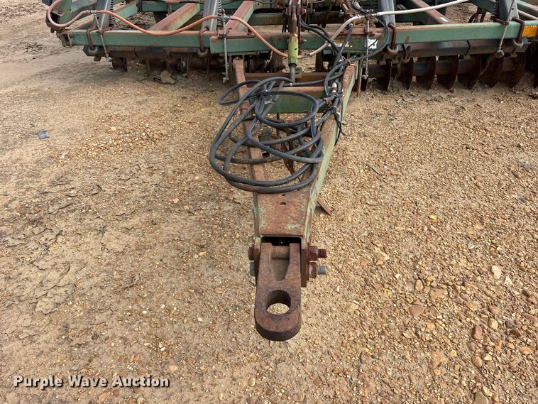 image for item ES8749 John Deere 724 mulch finisher