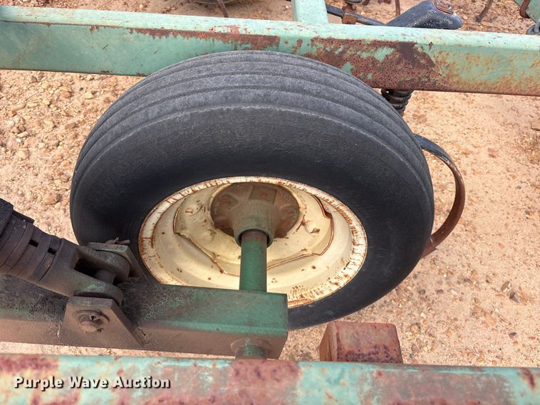 image for item ES8749 John Deere 724 mulch finisher