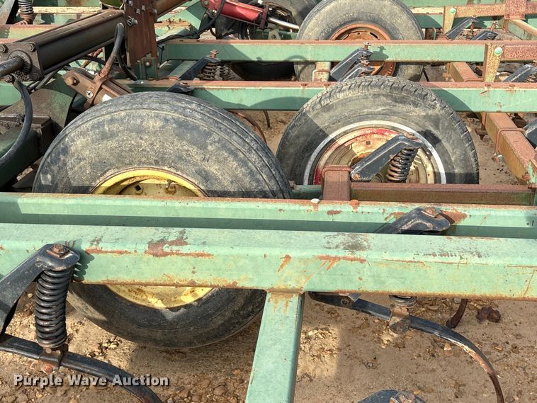 image for item ES8749 John Deere 724 mulch finisher