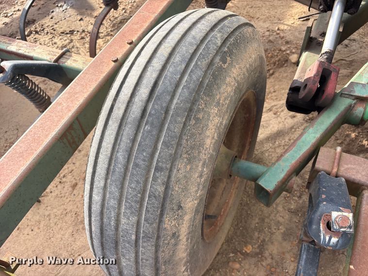 image for item ES8749 John Deere 724 mulch finisher