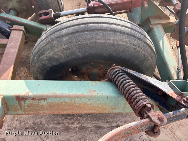 image for item ES8749 John Deere 724 mulch finisher