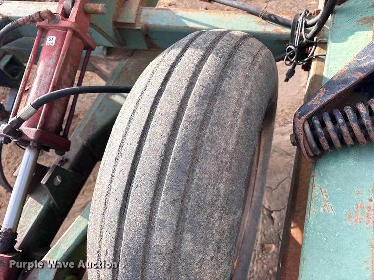 image for item ES8749 John Deere 724 mulch finisher